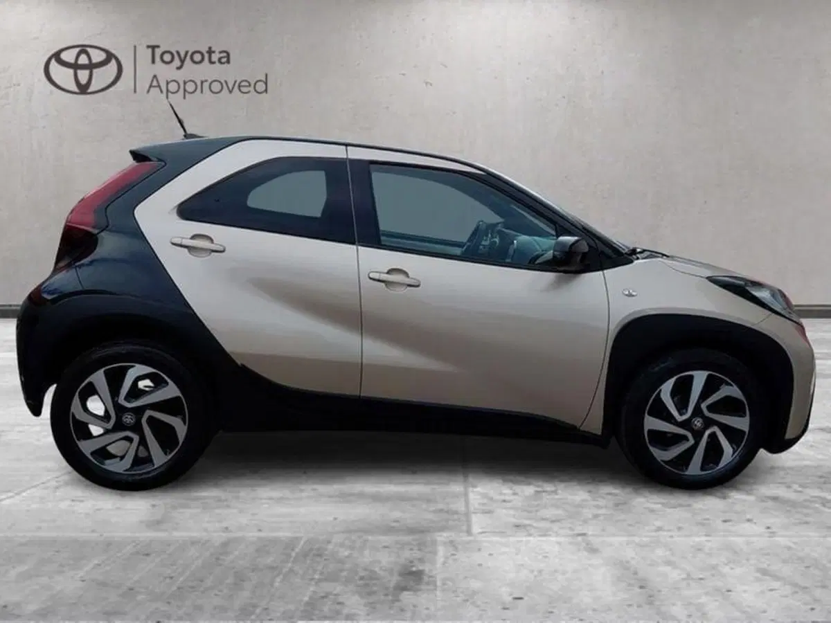 Toyota Aygo X usata a Cagliari (5)