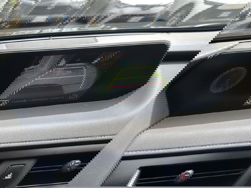 Lexus UX usata a Bologna (13)