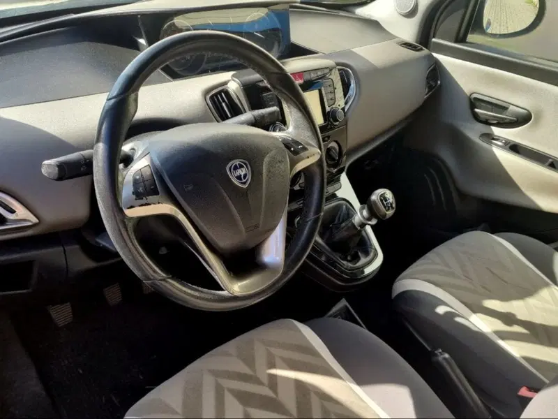 Lancia Ypsilon usata a Siena (13)