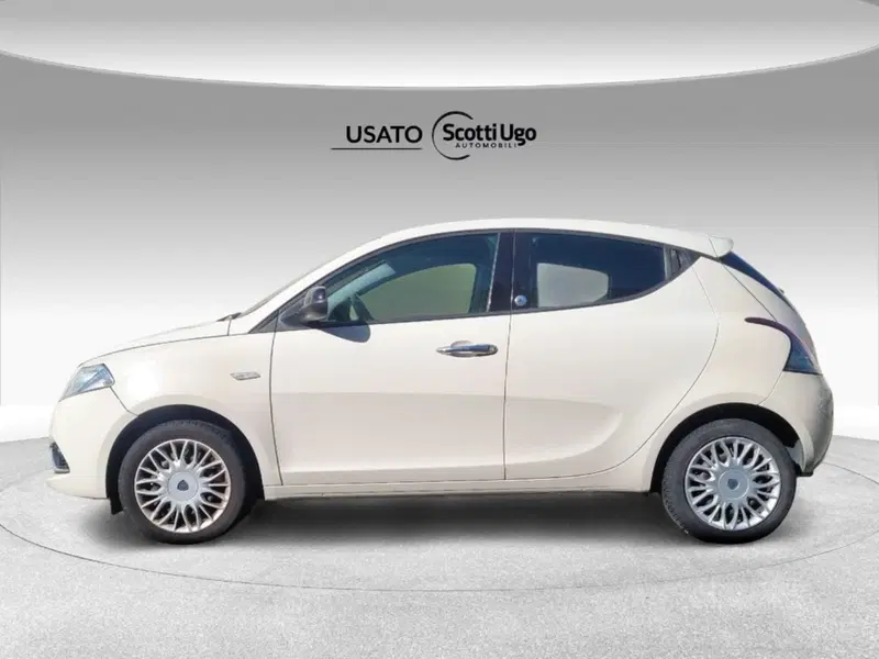 Lancia Ypsilon usata a Siena (3)