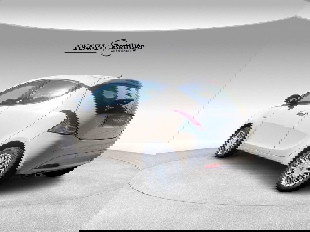 Lancia Ypsilon usata a Siena (4)