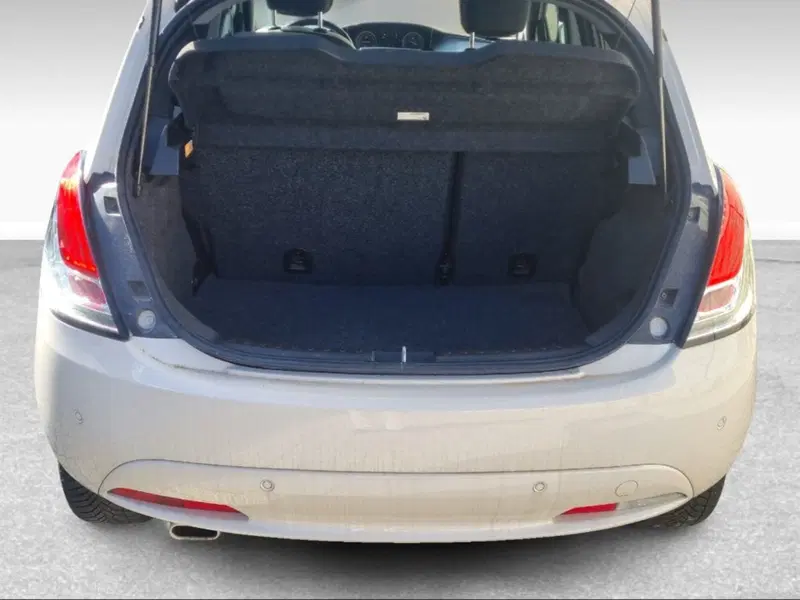 Lancia Ypsilon usata a Siena (6)