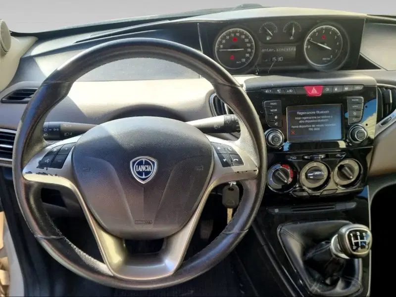 Lancia Ypsilon usata a Siena (8)