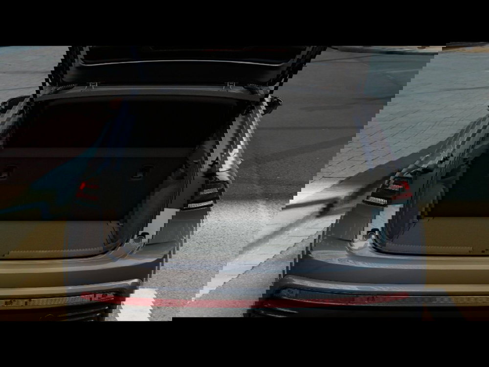 Volkswagen Taigo nuova a Livorno (9)