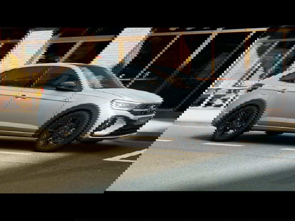 Volkswagen Taigo nuova a Livorno (3)