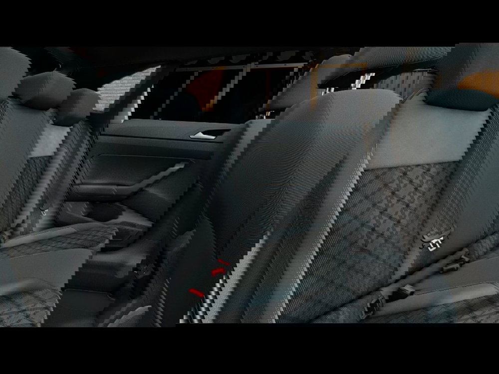 Volkswagen Taigo nuova a Livorno (8)