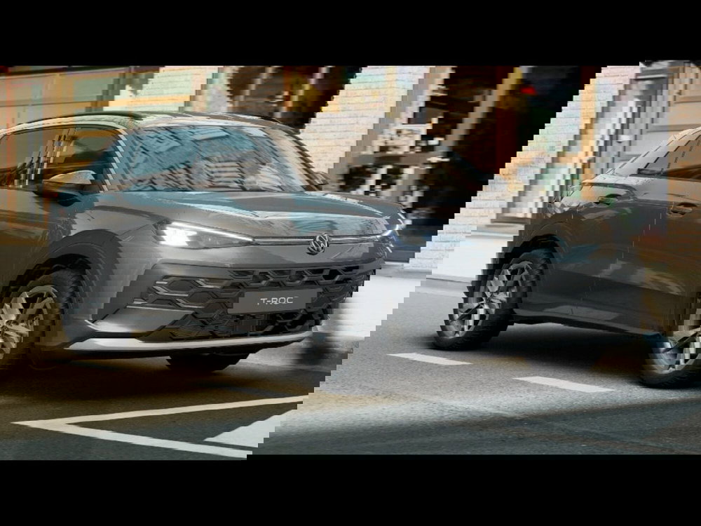 Volkswagen T-Roc nuova a Livorno