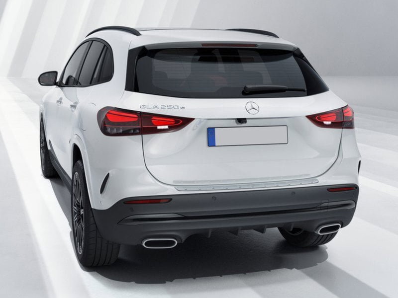 Mercedes-Benz GLA SUV nuova a Siena (3)