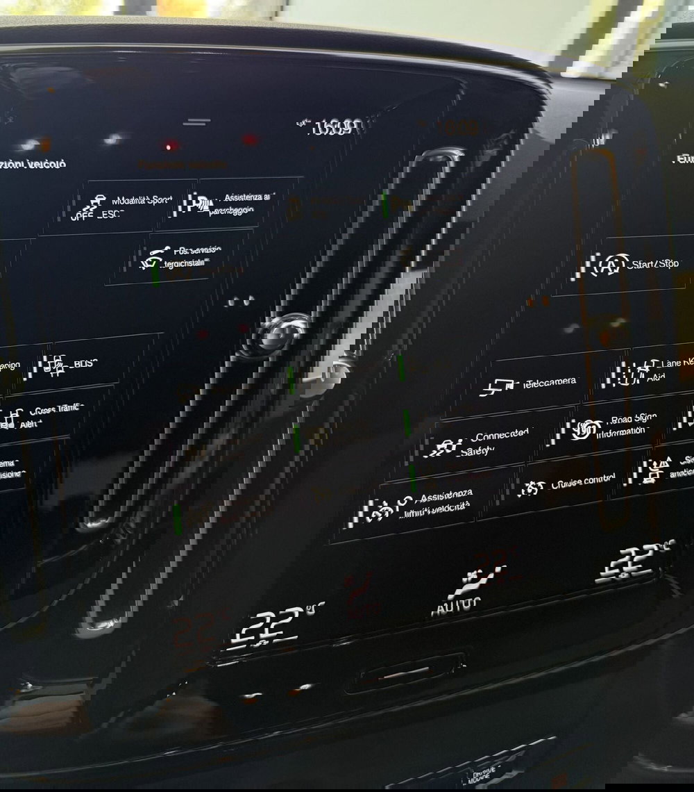 Volvo XC40 usata a Parma (12)