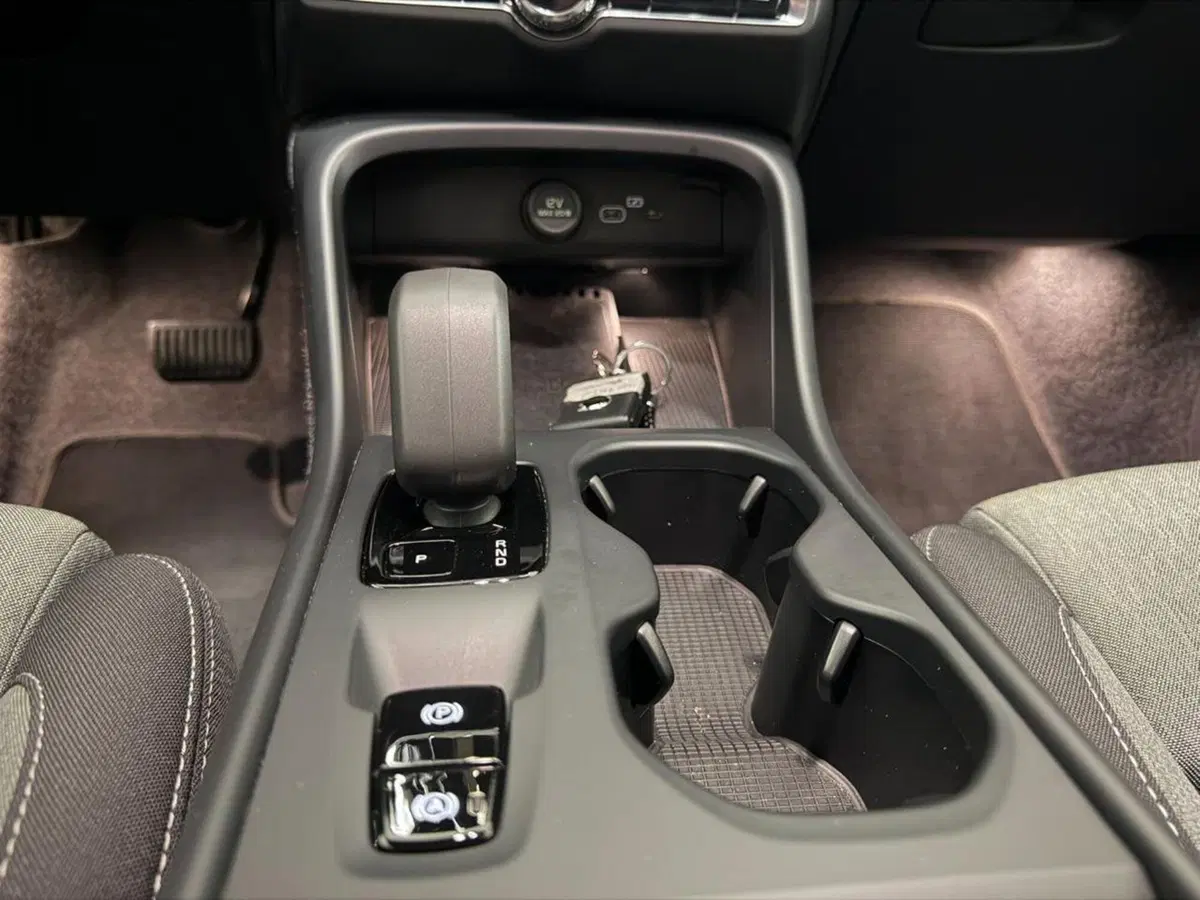 Volvo XC40 usata a Como (12)