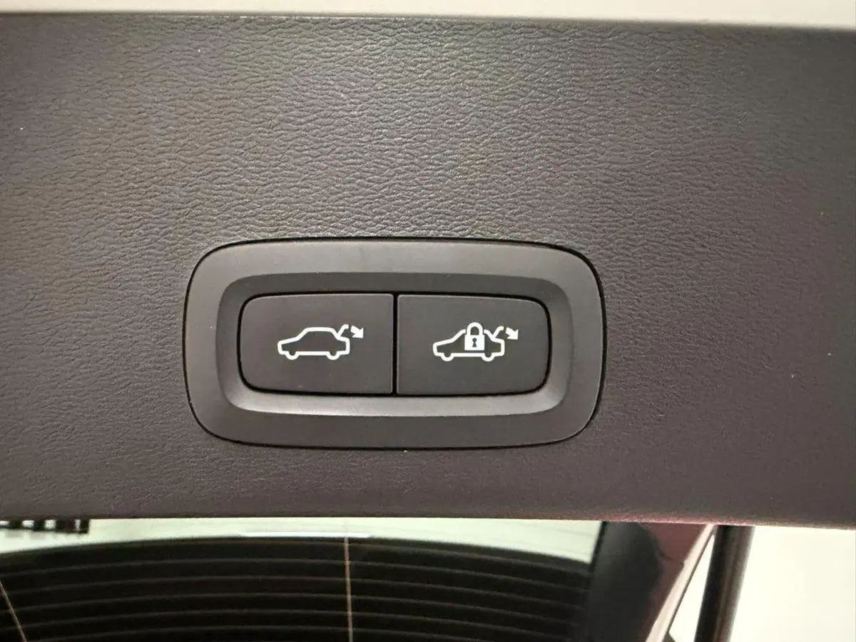 Volvo XC40 usata a Como (17)
