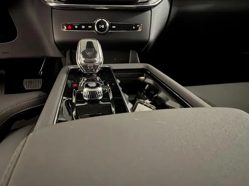 Volvo XC90 usata a Como (13)