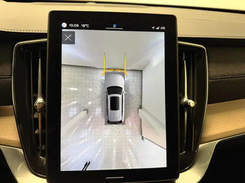 Volvo XC90 usata a Como (15)