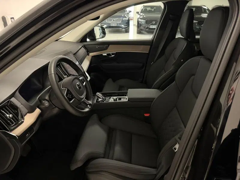 Volvo XC90 usata a Como (6)