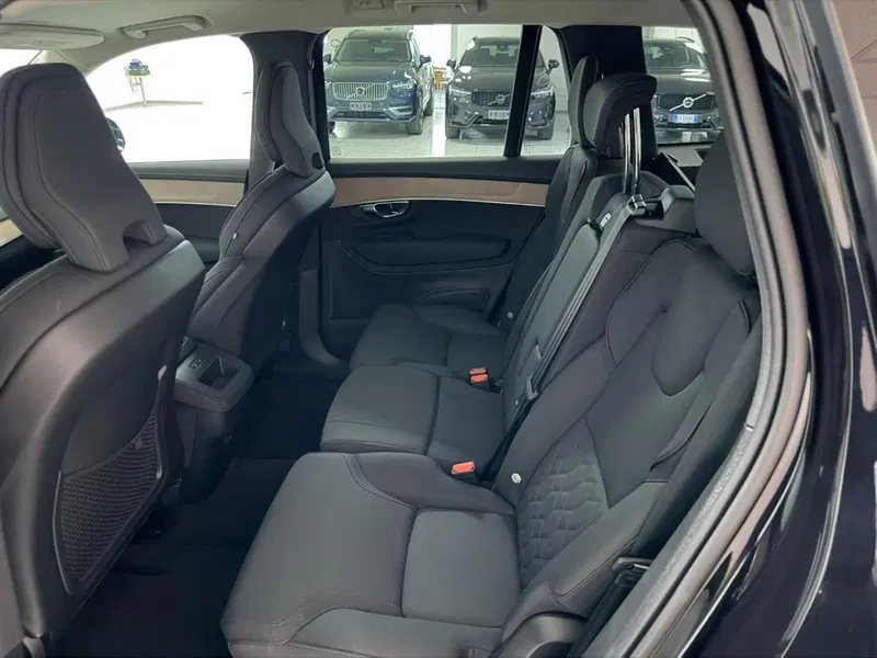 Volvo XC90 usata a Como (7)