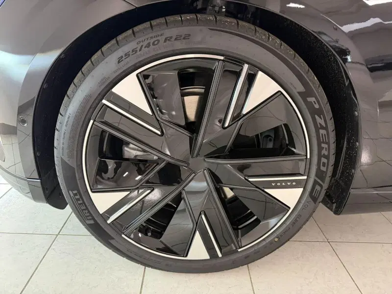 Volvo ES90 usata a Como (9)