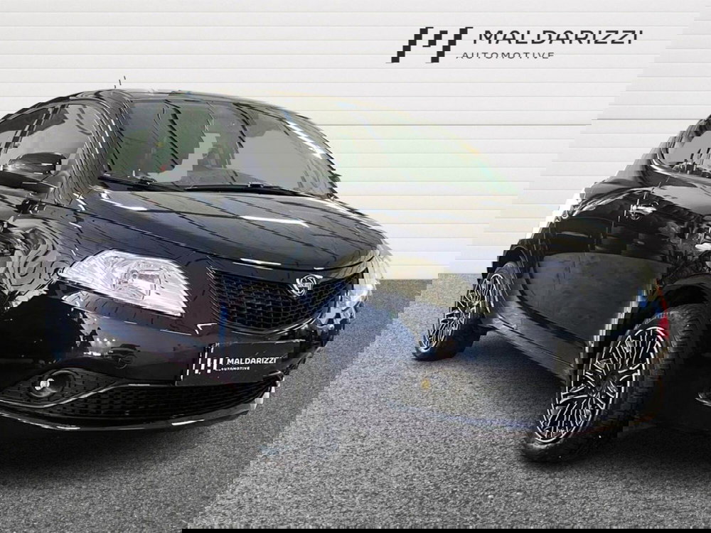 Lancia Ypsilon usata a Matera