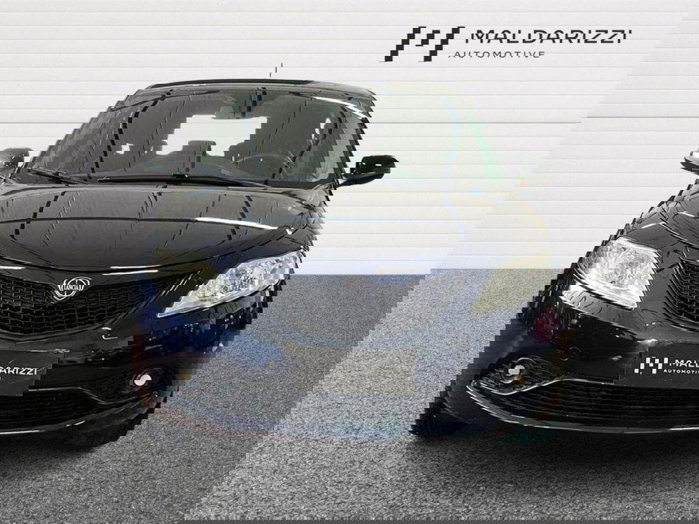 Lancia Ypsilon usata a Matera (2)