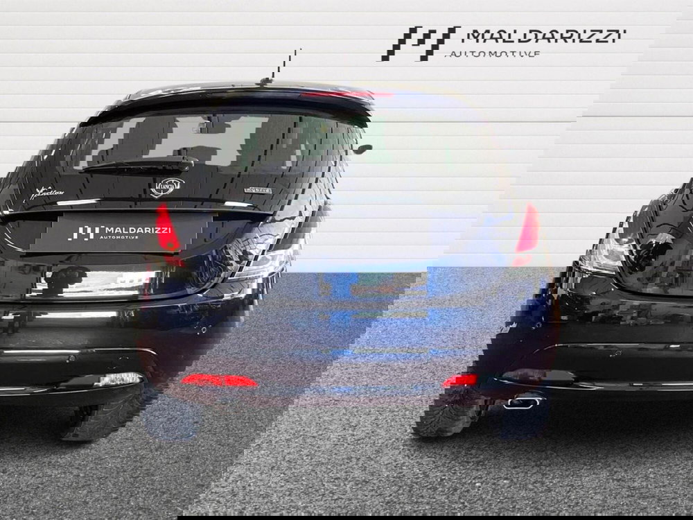 Lancia Ypsilon usata a Matera (3)