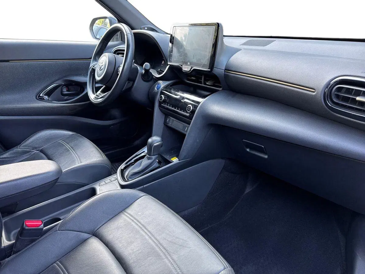 Toyota Yaris Cross usata a Bari (9)