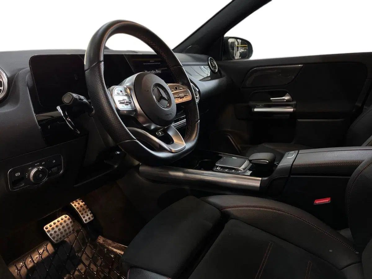 Mercedes-Benz GLA SUV usata a Bari (10)