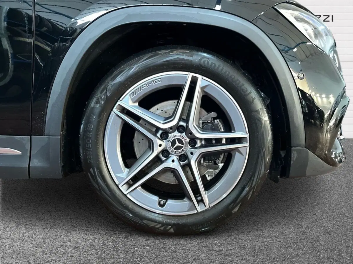 Mercedes-Benz GLA SUV usata a Bari (6)