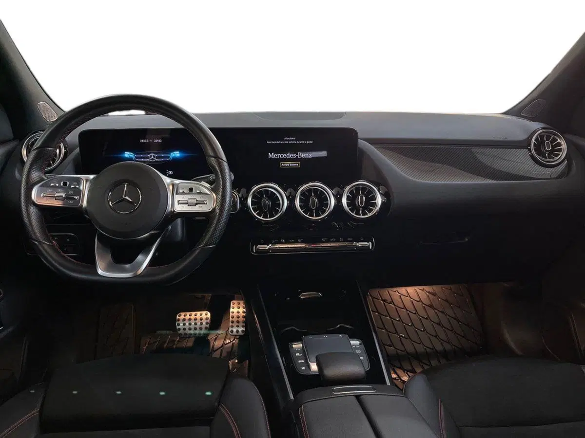 Mercedes-Benz GLA SUV usata a Bari (8)