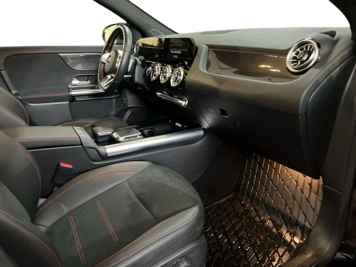 Mercedes-Benz GLA SUV usata a Bari (9)