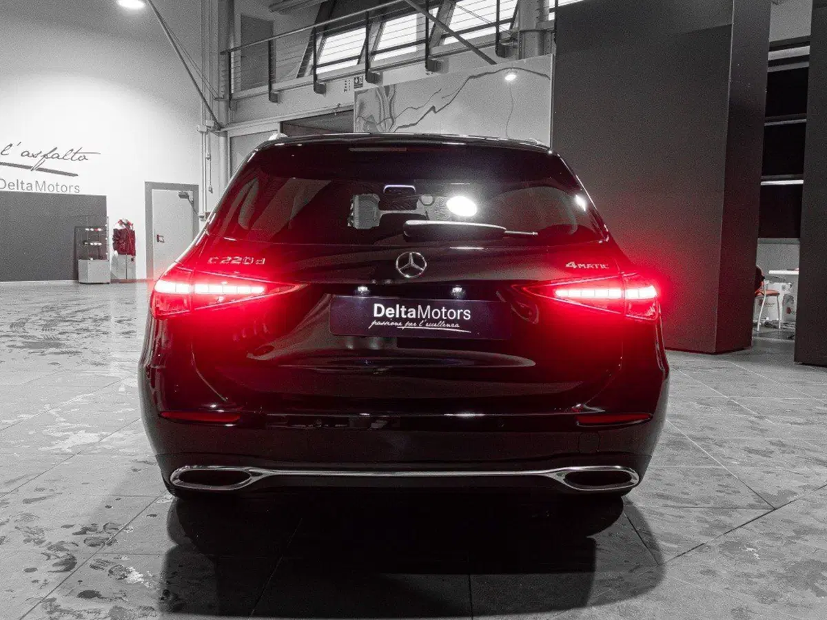 Mercedes-Benz Classe C Station Wagon nuova a Ancona (3)
