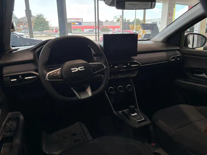 Dacia Jogger nuova a Vercelli (4)