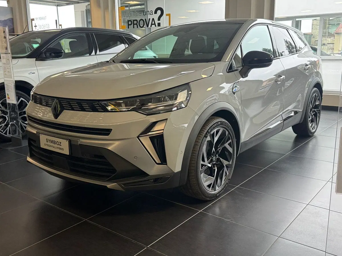 Renault Symbioz nuova a Pavia (4)