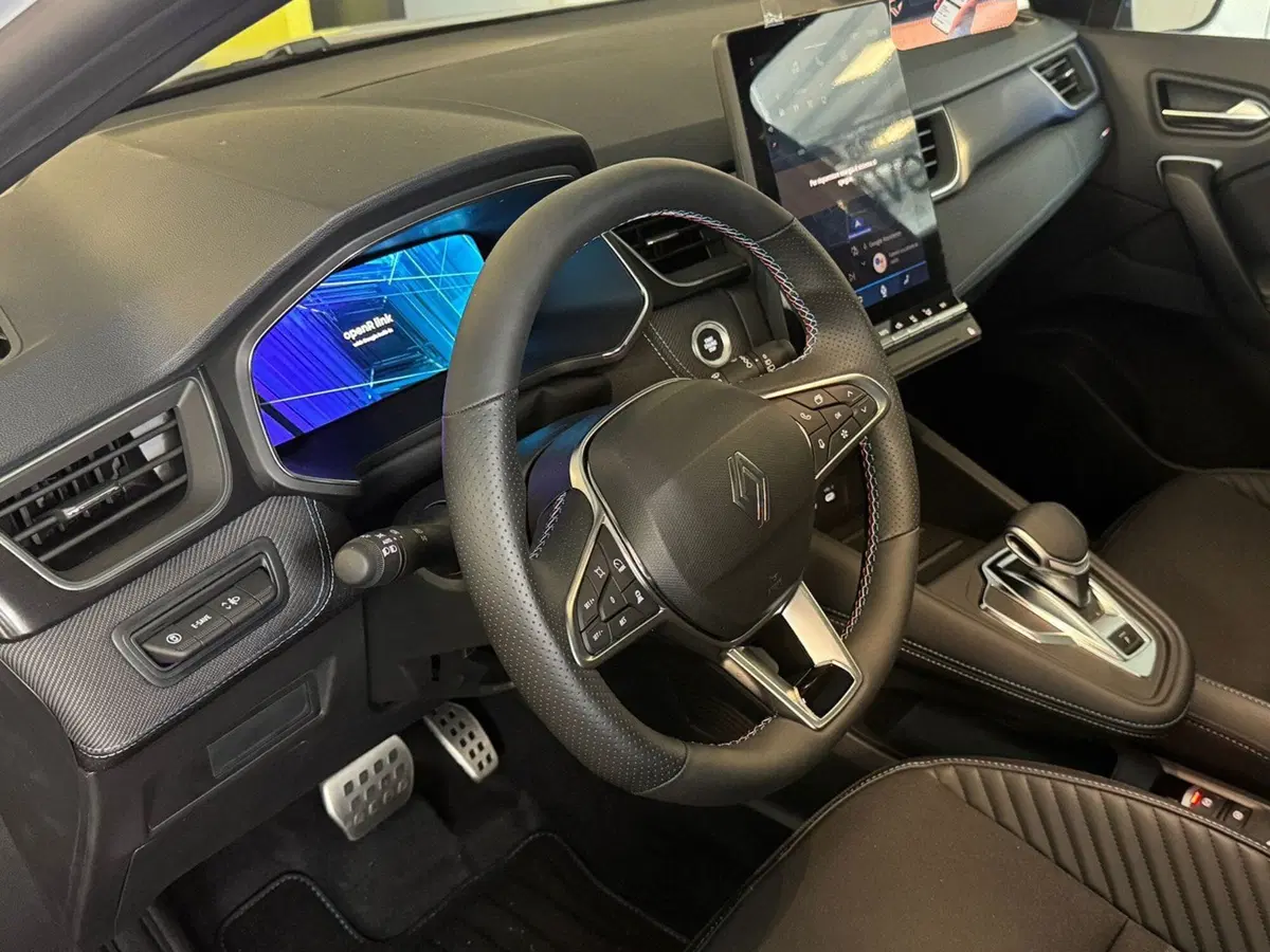 Renault Symbioz nuova a Pavia (6)