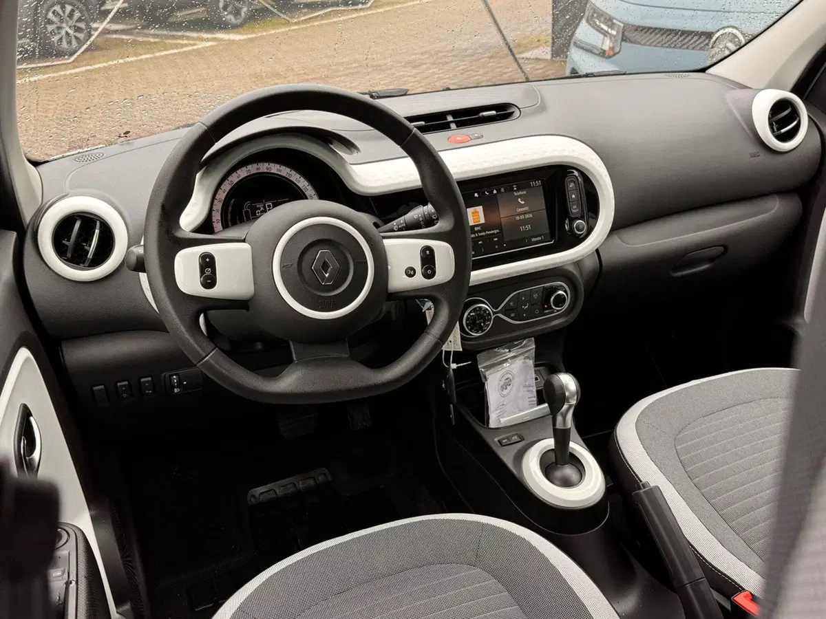 Renault Twingo nuova a Pavia (9)