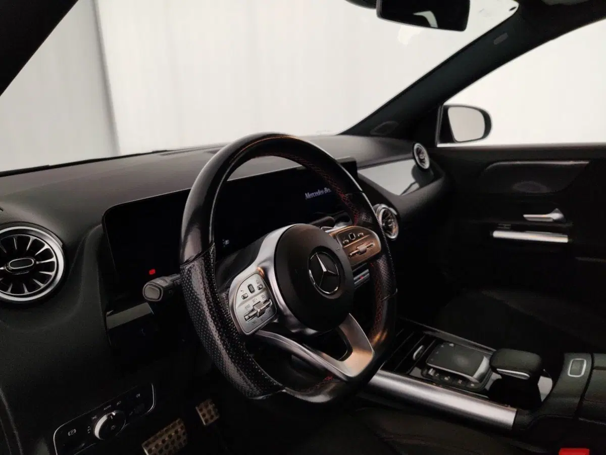 Mercedes-Benz GLA SUV usata a Massa-Carrara (7)