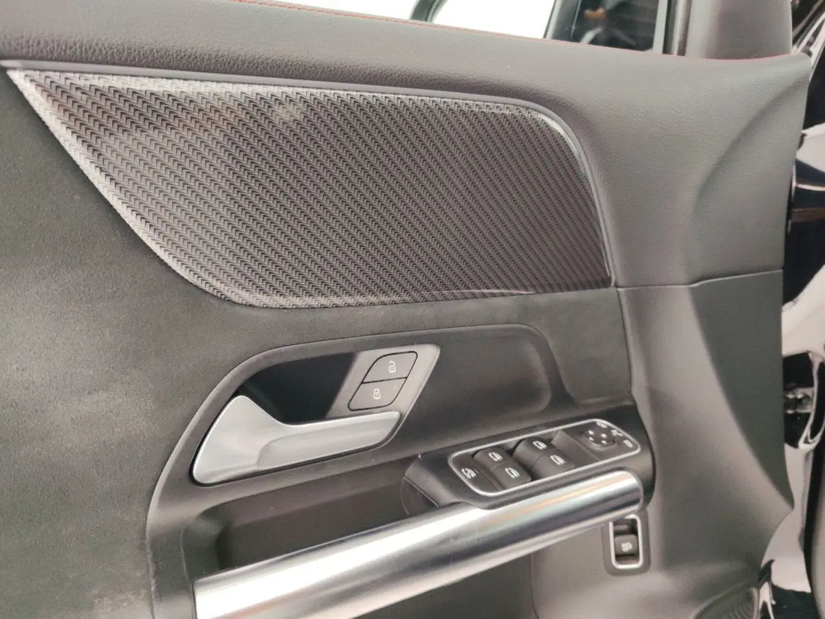 Mercedes-Benz GLA SUV usata a Massa-Carrara (9)
