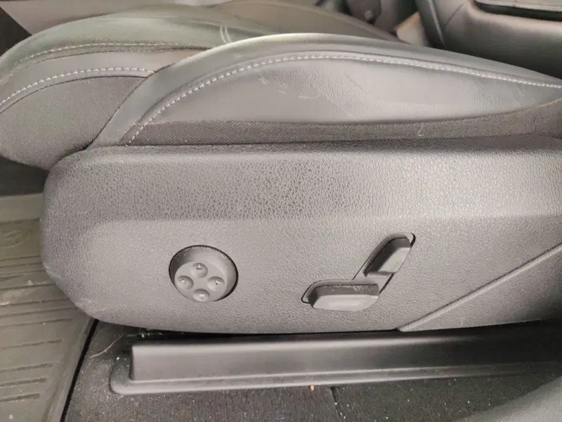 Mercedes-Benz GLC usata a Massa-Carrara (10)