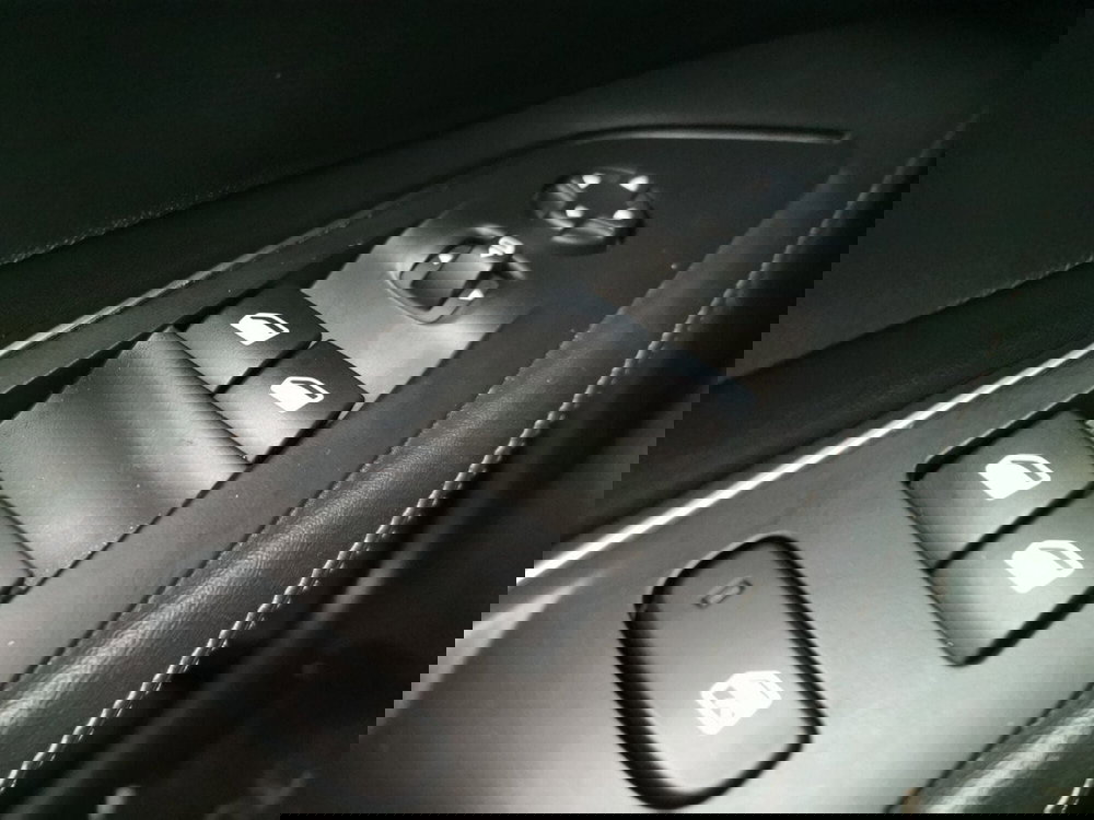 Peugeot 3008 usata a Taranto (17)