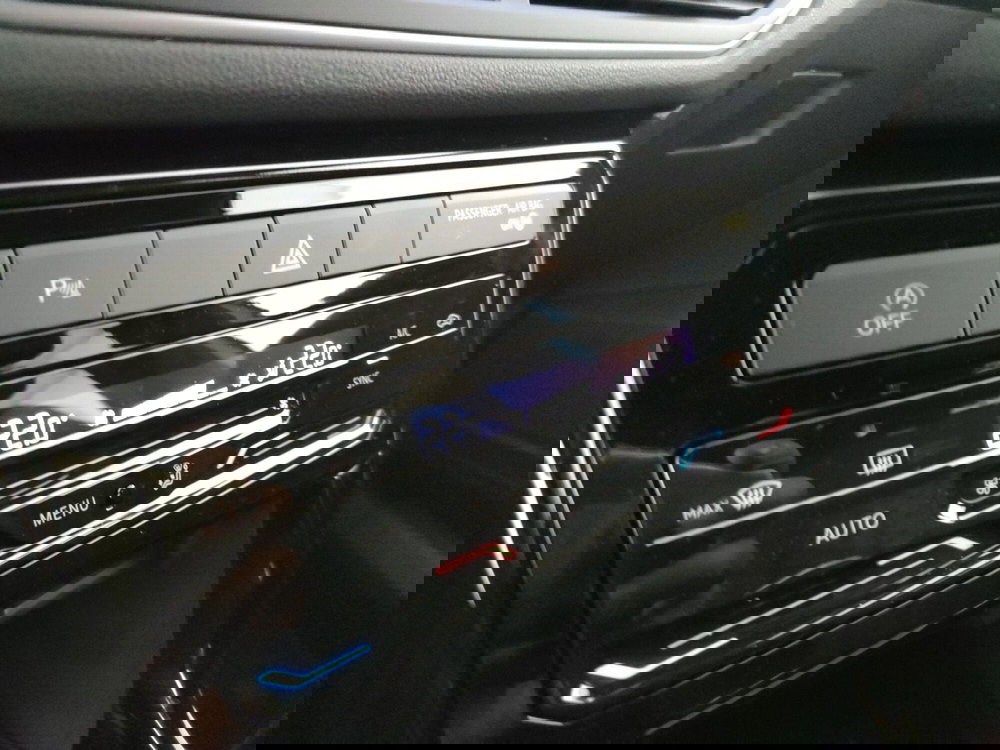 Volkswagen T-Cross nuova a Napoli (17)