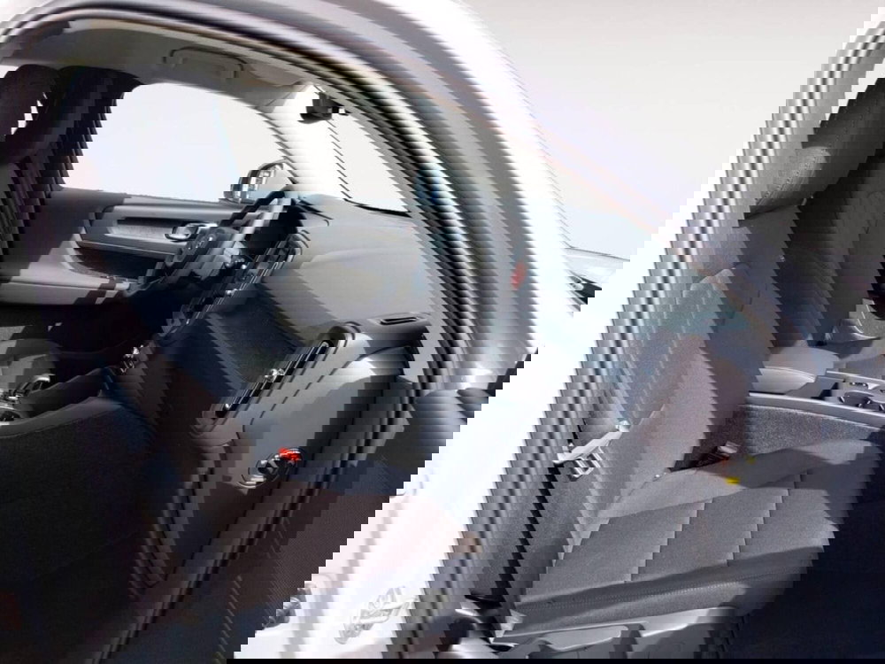 Volvo XC40 nuova a Ravenna (14)