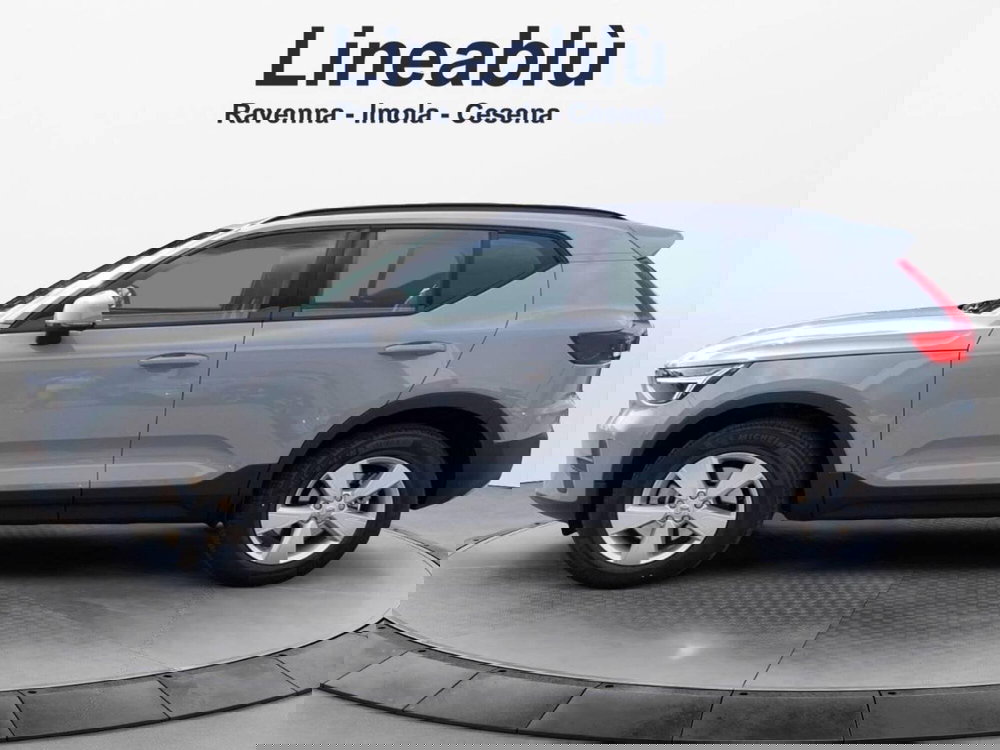 Volvo XC40 nuova a Ravenna (2)