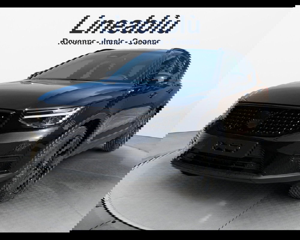 Volvo XC40 nuova a Ravenna