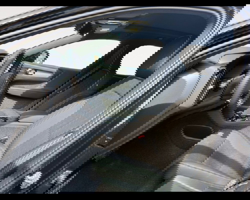 Volvo XC40 nuova a Ravenna (14)