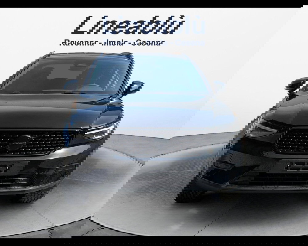 Volvo XC40 nuova a Ravenna (3)