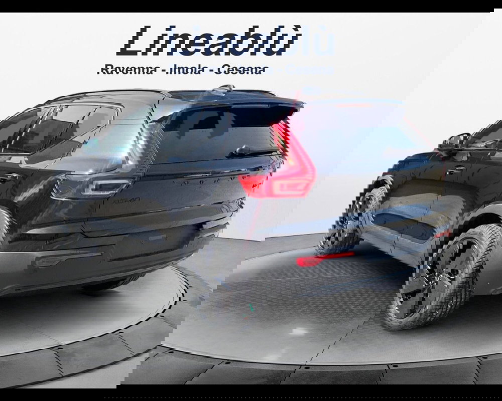 Volvo XC40 nuova a Ravenna (4)