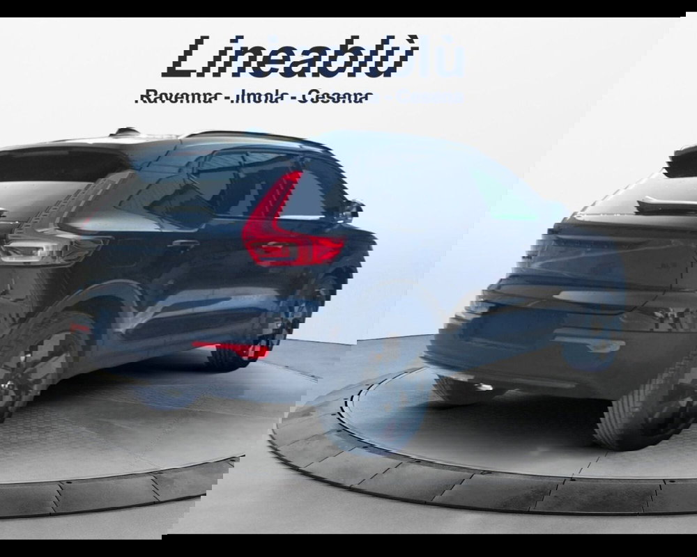 Volvo XC40 nuova a Ravenna (5)