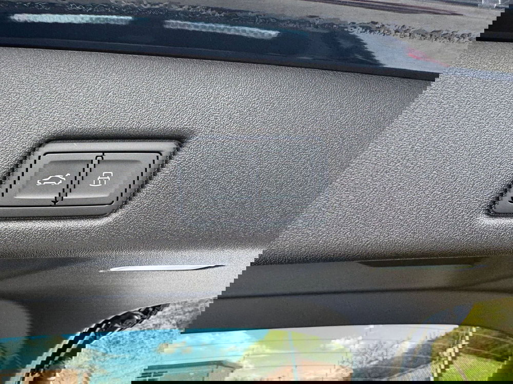 Audi Q5 Sportback nuova a Salerno (13)