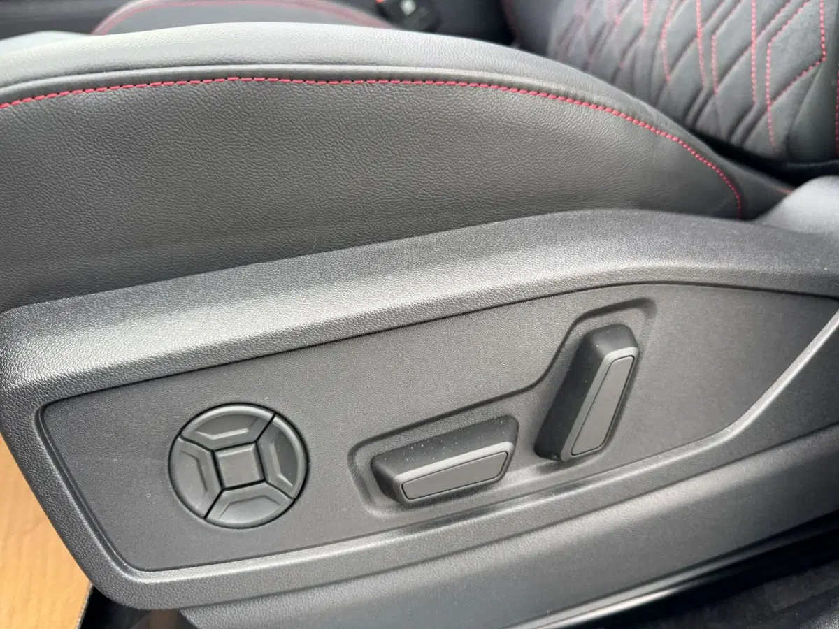 Audi Q5 Sportback nuova a Salerno (18)