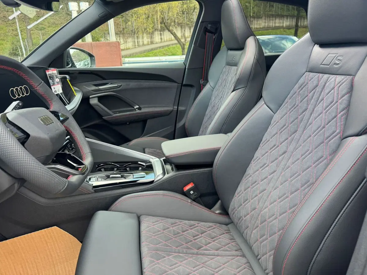 Audi Q5 Sportback nuova a Salerno (6)