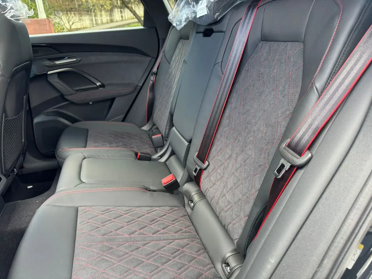 Audi Q5 Sportback nuova a Salerno (7)