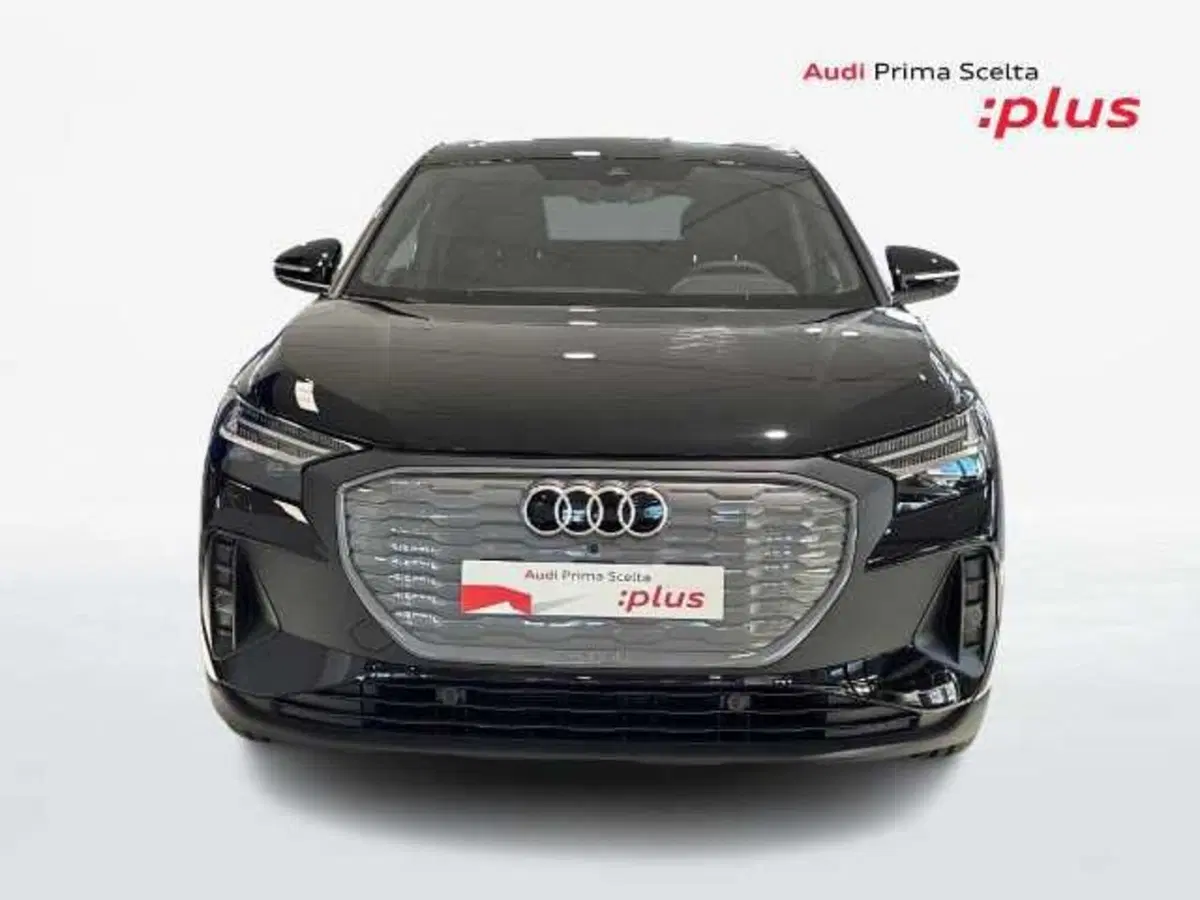 Audi Q4 Sportback nuova a Prato (13)